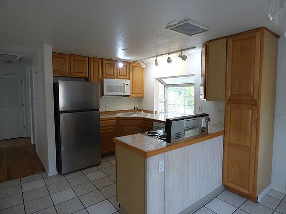 3rd image of 125 Judson St