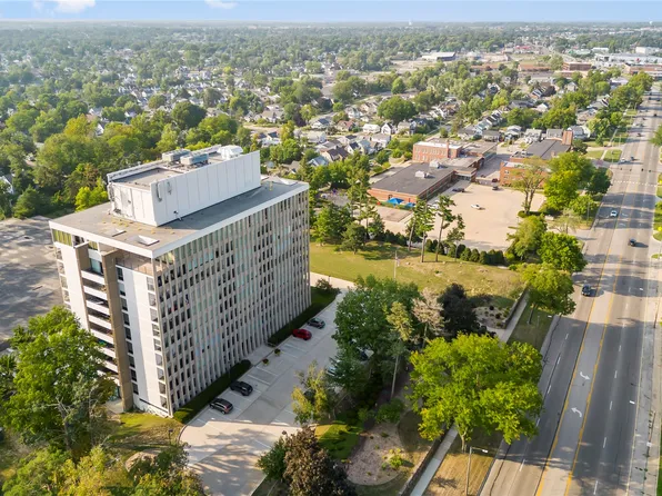 2222 1st Ave NE APT 907, Cedar Rapids, IA 52402