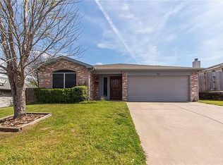 805 Little Fox Ln, Fort Worth, TX 76108