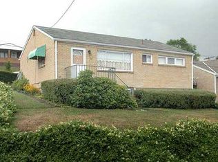 215 Copeland Ave, Braddock, PA 15104