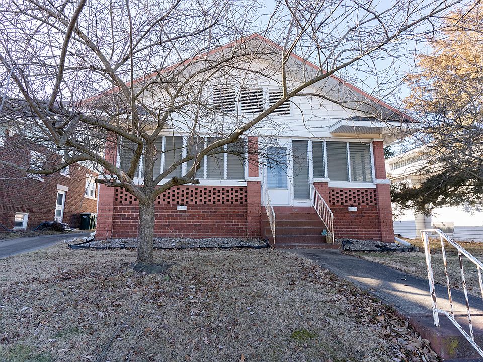1st image of 932 W Rollins St