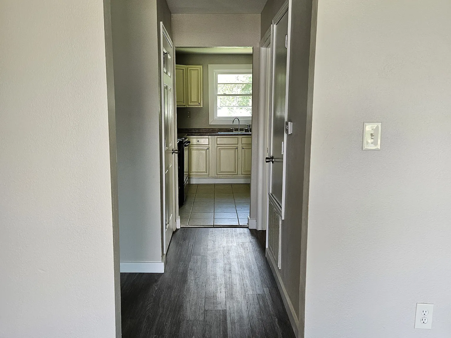 3 bed, 1050 sqft, $1,350 — Photo 3