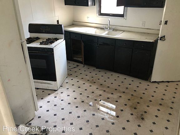 2nd image of 9532 Lamontier Ave
