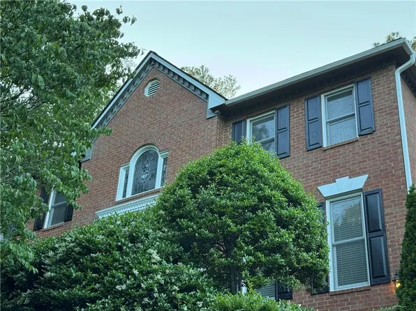 990 Azalea Dr, Roswell, GA 30075