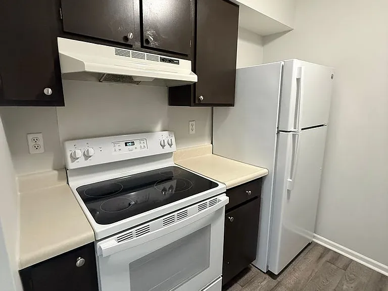 Foxfire West Apartments — Photo 110