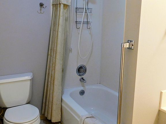 Shower/Tub