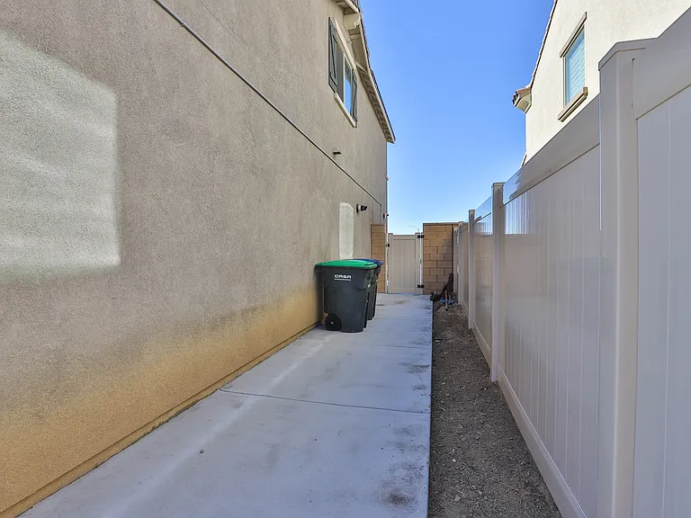 4551 Highland Ave — Photo 53