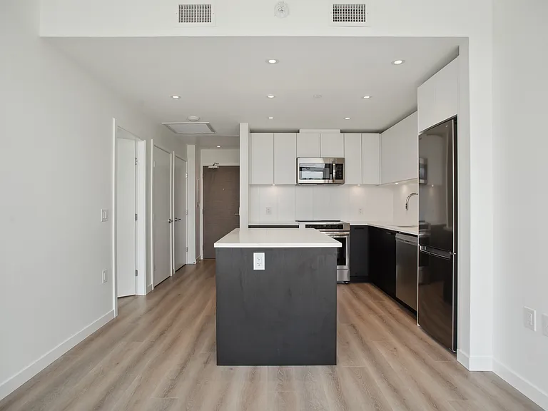 150 Braid St — Photo 50
