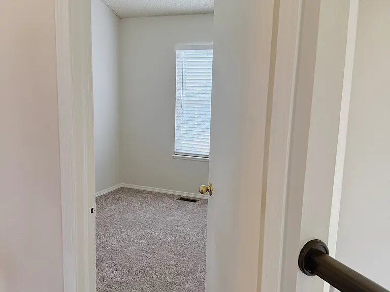 8061 Scarborough Dr — Photo 26
