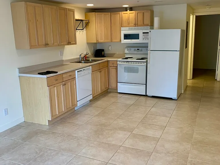6410 1/2 Phinney Ave N #A — Photo 4