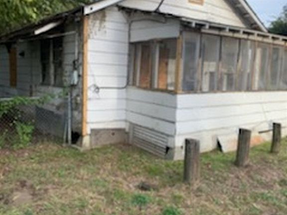 2nd image of 630 William McKinley St