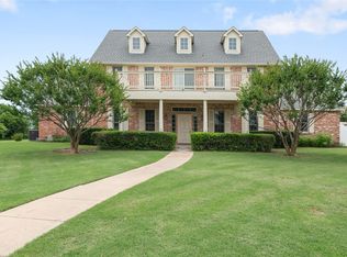 404 High Meadow Ln, Heath, TX 75032