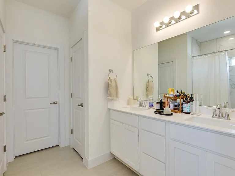 8801 Looksee Ln — Photo 14