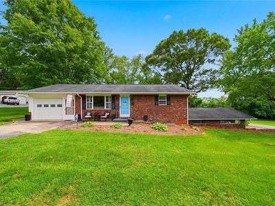 141 Marview Dr, Boonville, NC, 27011