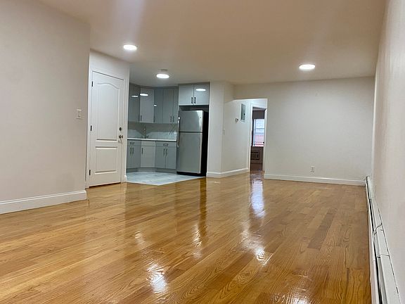 2nd image of 2559 Parsons Blvd Floor 2