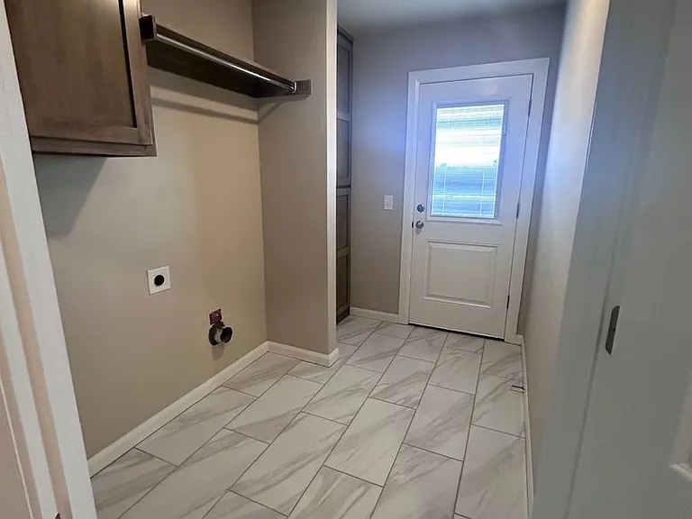 3709 S East 81st St — Photo 6