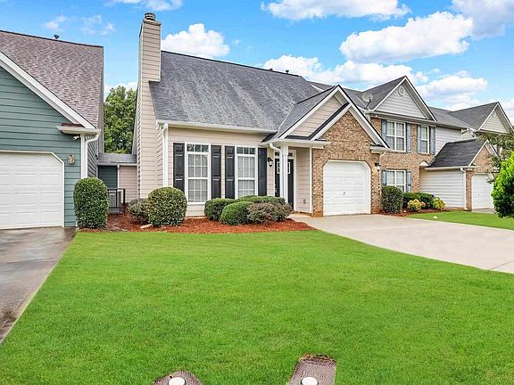 2nd image of 9585 Lakeview Cir