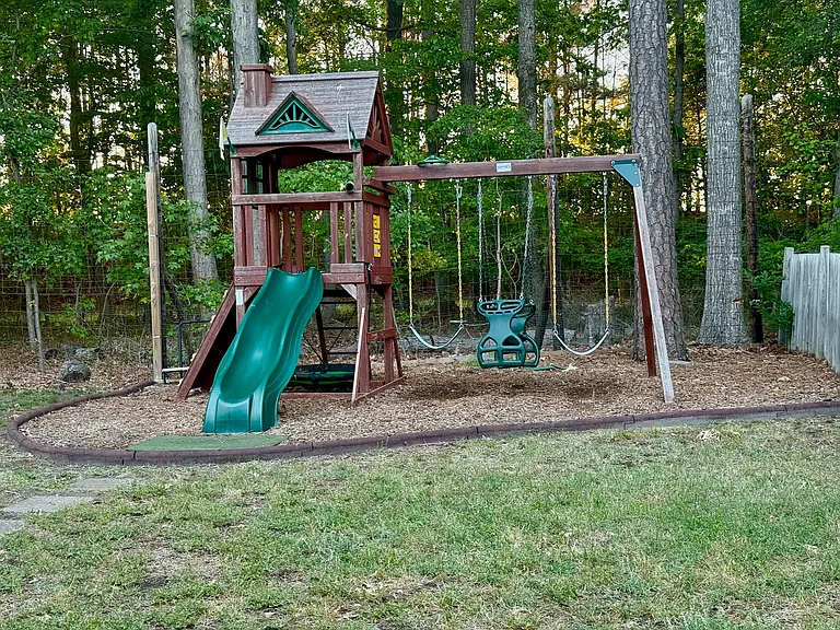 1591 Winthrope Dr — Photo 20