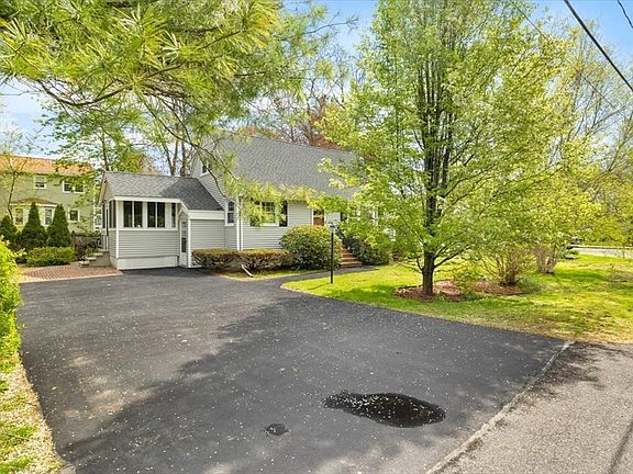 4th image of 7 Glen Echo Blvd