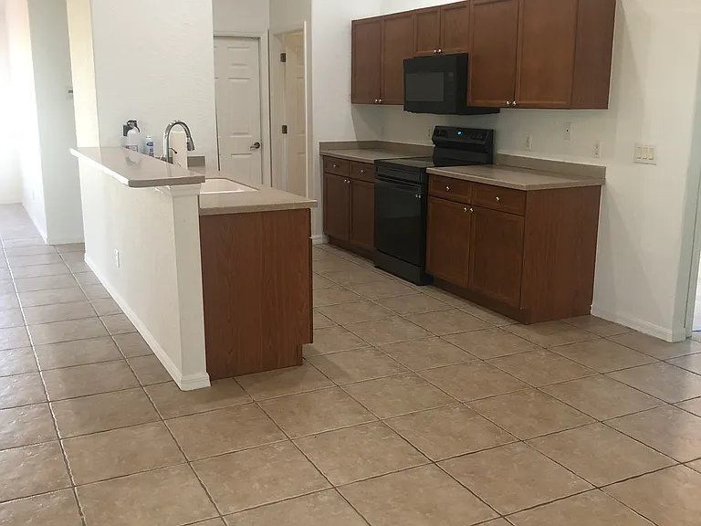 1100 NW Juanita Pl — Photo 7