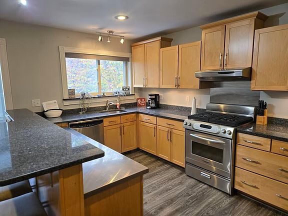 5th image of 2001 Birch Trail Road