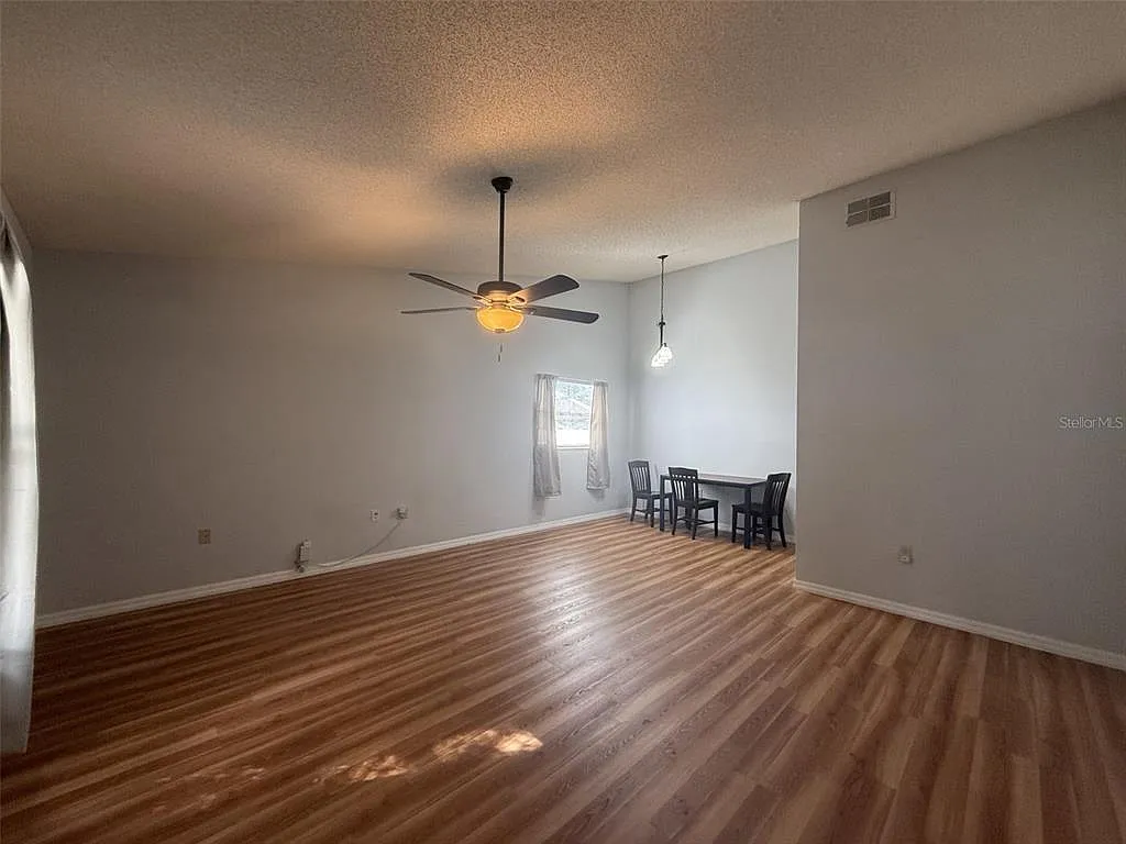 2 bed, 2.0 bath, 1214 sqft, $1,600 — Photo 3