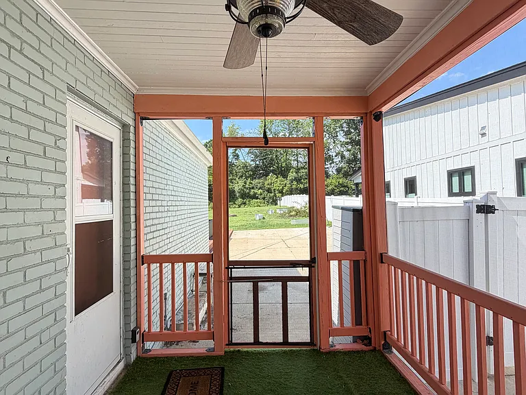 1240 Skyview Rd — Photo 36