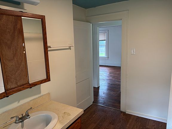 2nd image of 250 Huron St