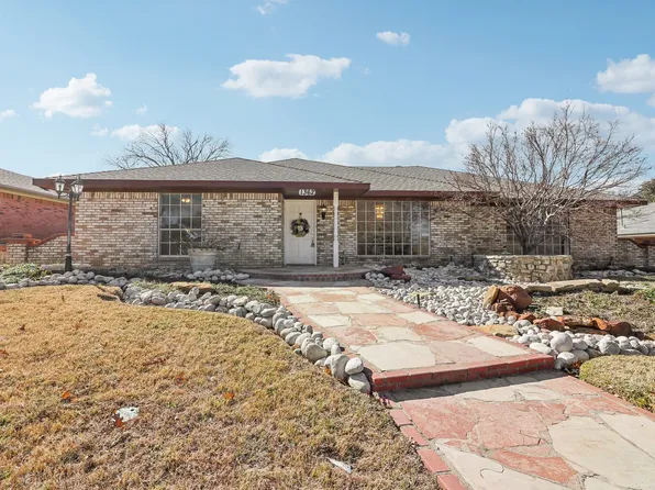 1362 Juniper Ln, Lewisville, TX 75077