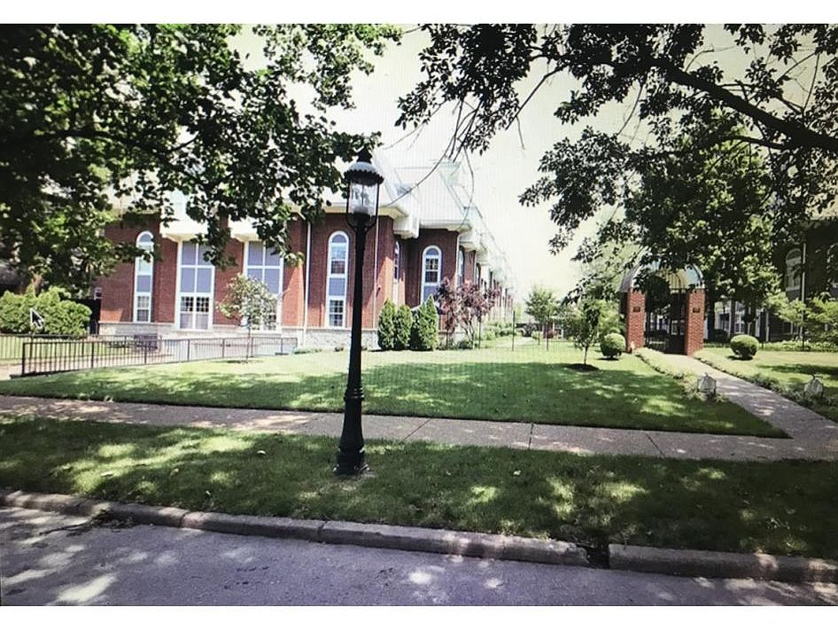 1st image of 4235 W Pine Blvd