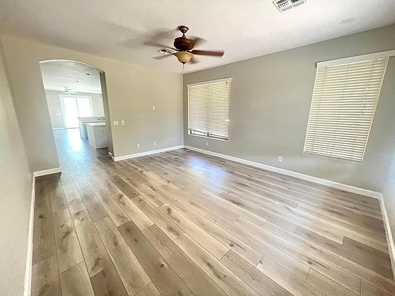 4th image of 3327 E Park Ave
