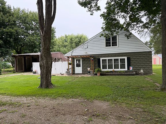 2nd image of 1713 E Rock Falls Rd