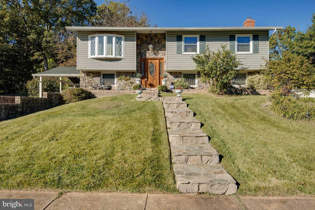 5704 Lundy Dr photo 1