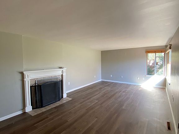 5th image of 4102-4104 W Lincoln Ave #4102
