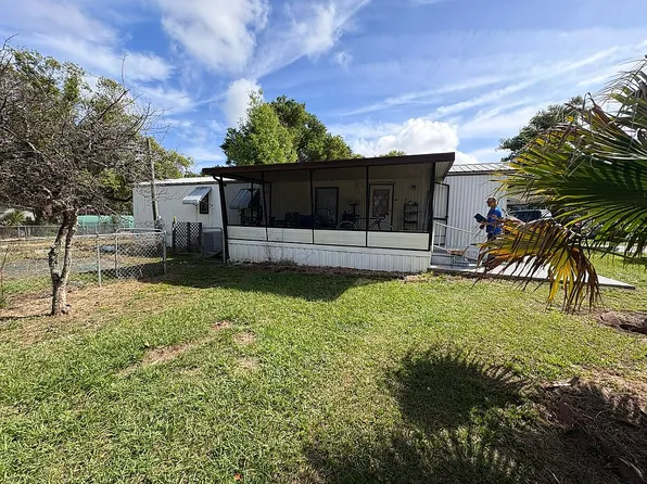 39239 Longview Ave, Zephyrhills, FL 33542