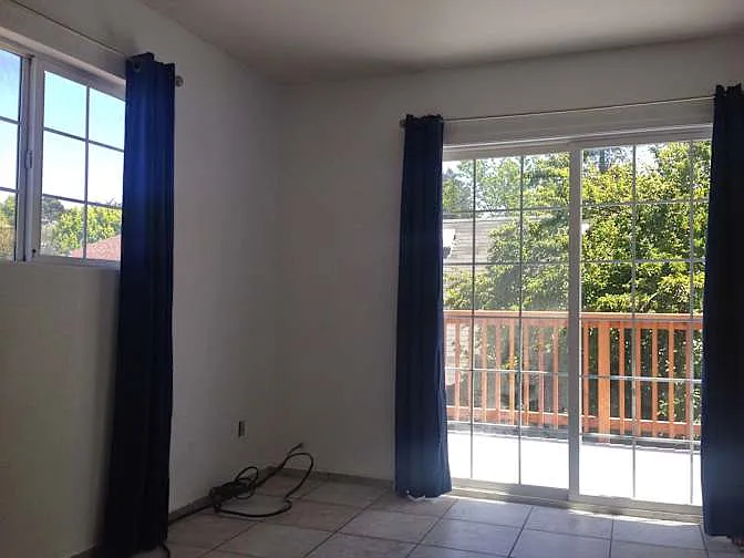 208 Ocean St #UPSTAIRS LEFT — Photo 1