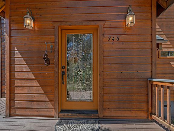 5th image of 746 W Sleepy Hollow Ln