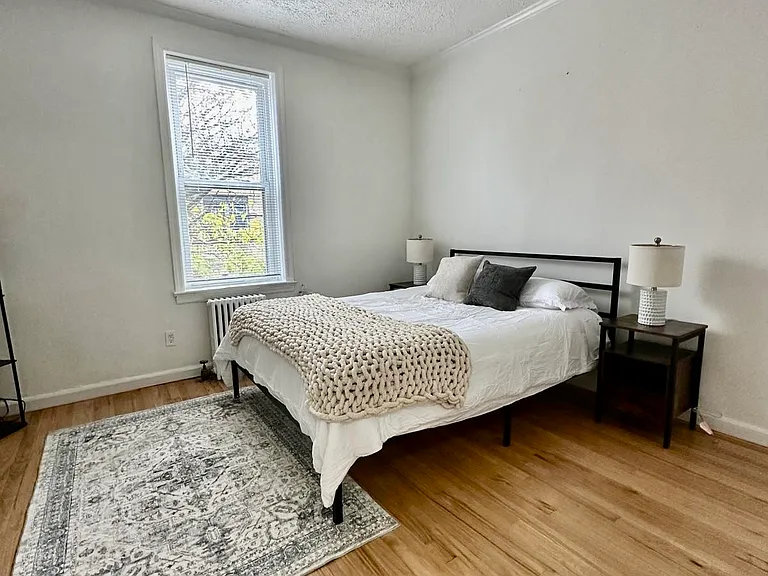 2423 Cambreleng Ave #2B — Photo 6