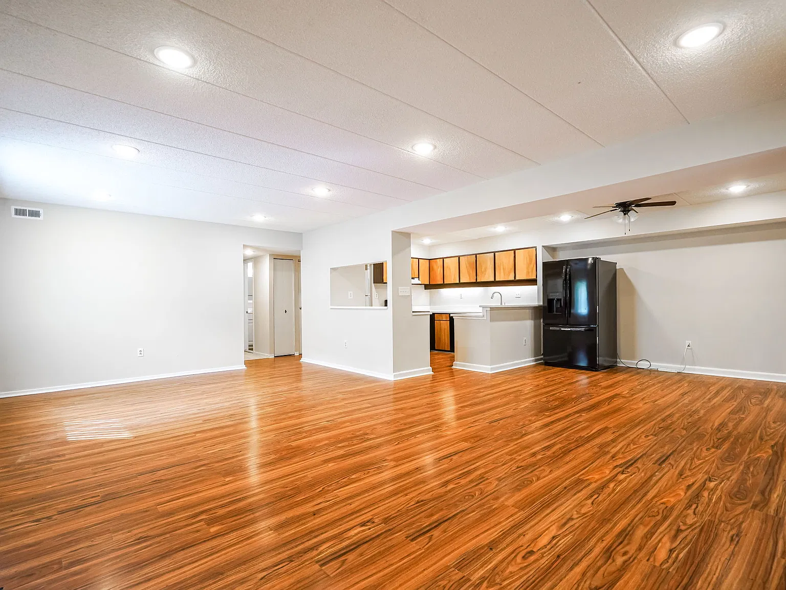 3 bed, 1593 sqft, $2,500 — Photo 3