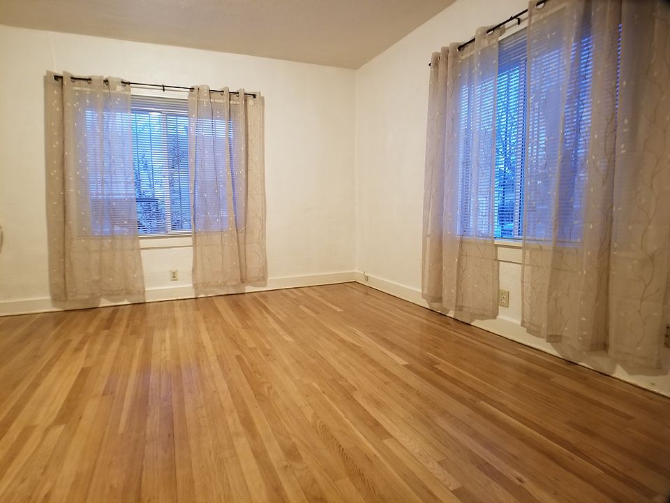 1st image of 406 Mesa St SE