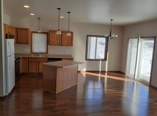 4378 Estate Dr S #4378, Fargo, ND 58104