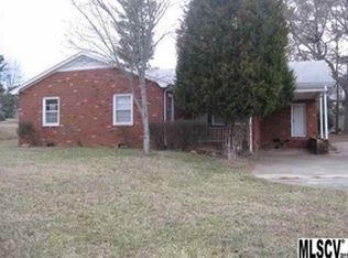 4045 N Center St, Hickory, NC 28601