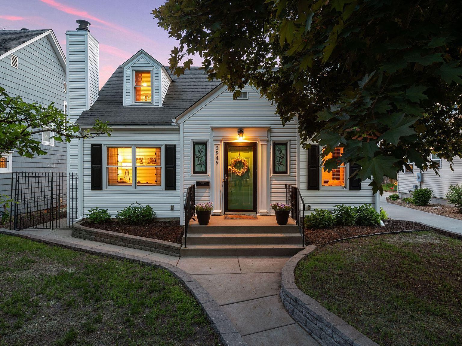 3949 Hubbard Ave N, Robbinsdale, MN 55422 Zillow