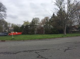 219 Briarheath Ln, Clark, NJ 07066