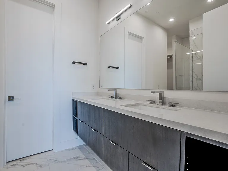 4322 Roseland Ave #9 — Photo 39