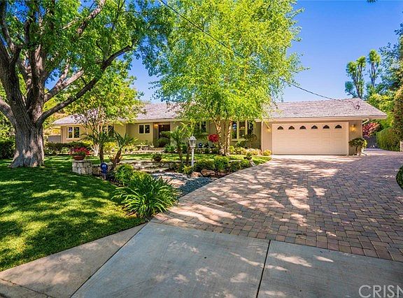 2nd image of 20440 Robert Pl