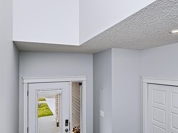 3rd image of 78 Juneau Way
