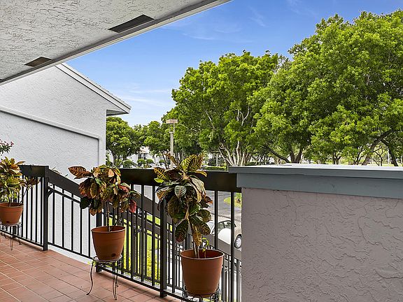 3rd image of 5020 Golfview Ct APT 1425