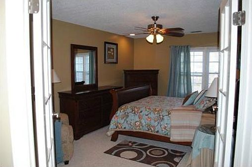 5th image of 705 New River Ct APT I