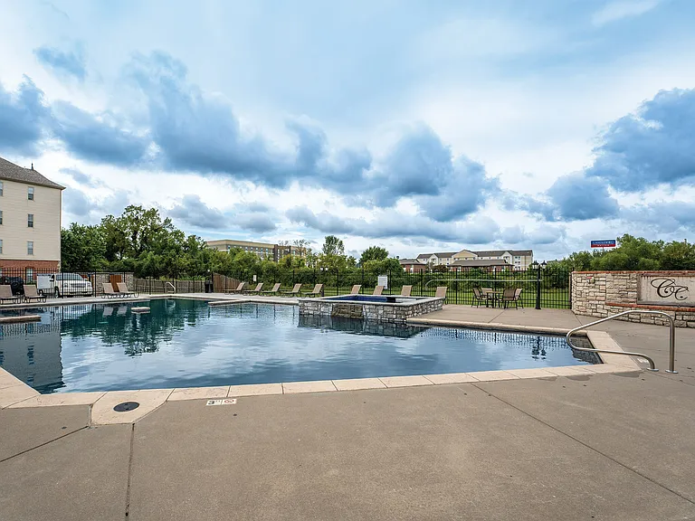 Coryell Courts Apartments — Photo 16